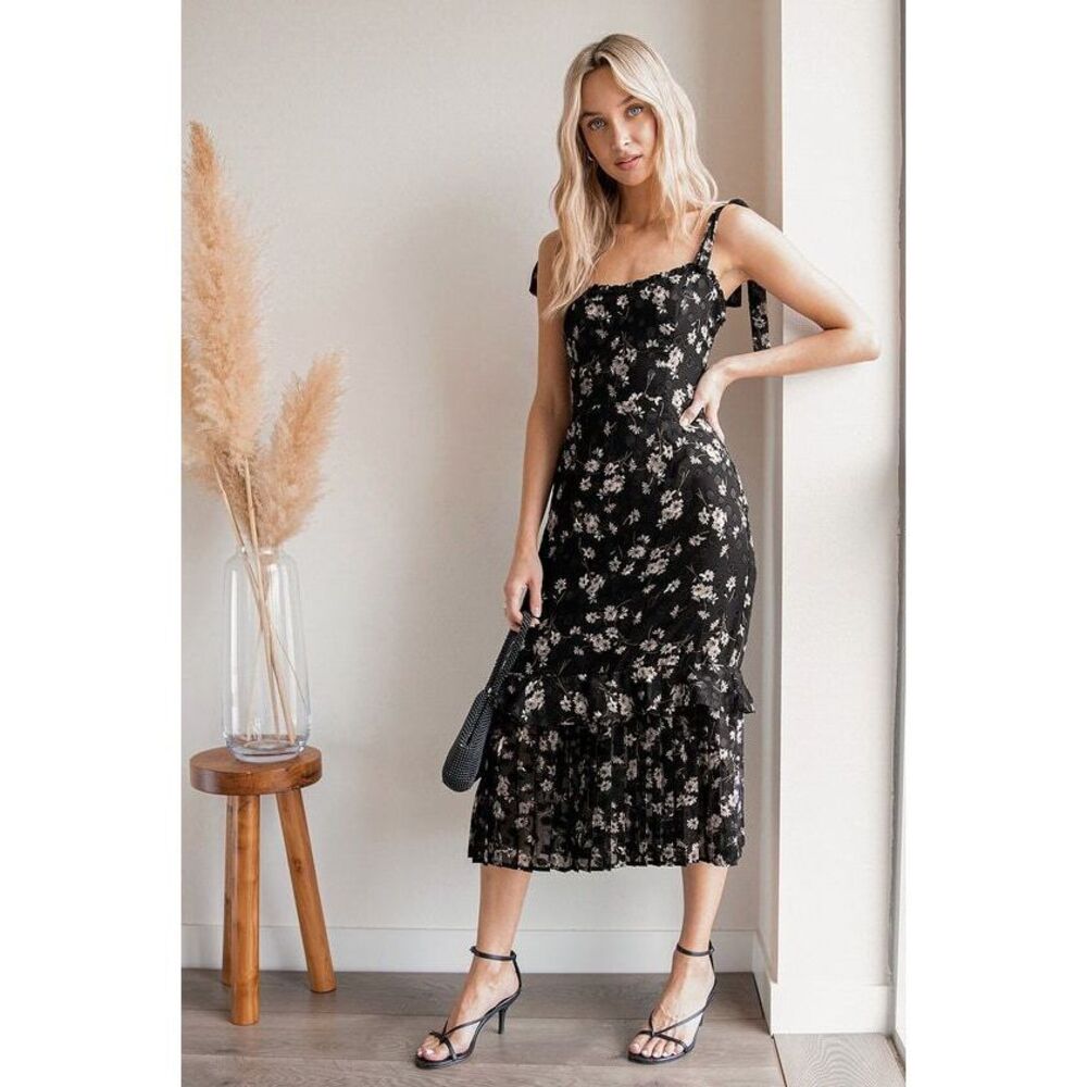 Lulus Terrace Views Black Floral Print Tiered Midi Dress - Size S